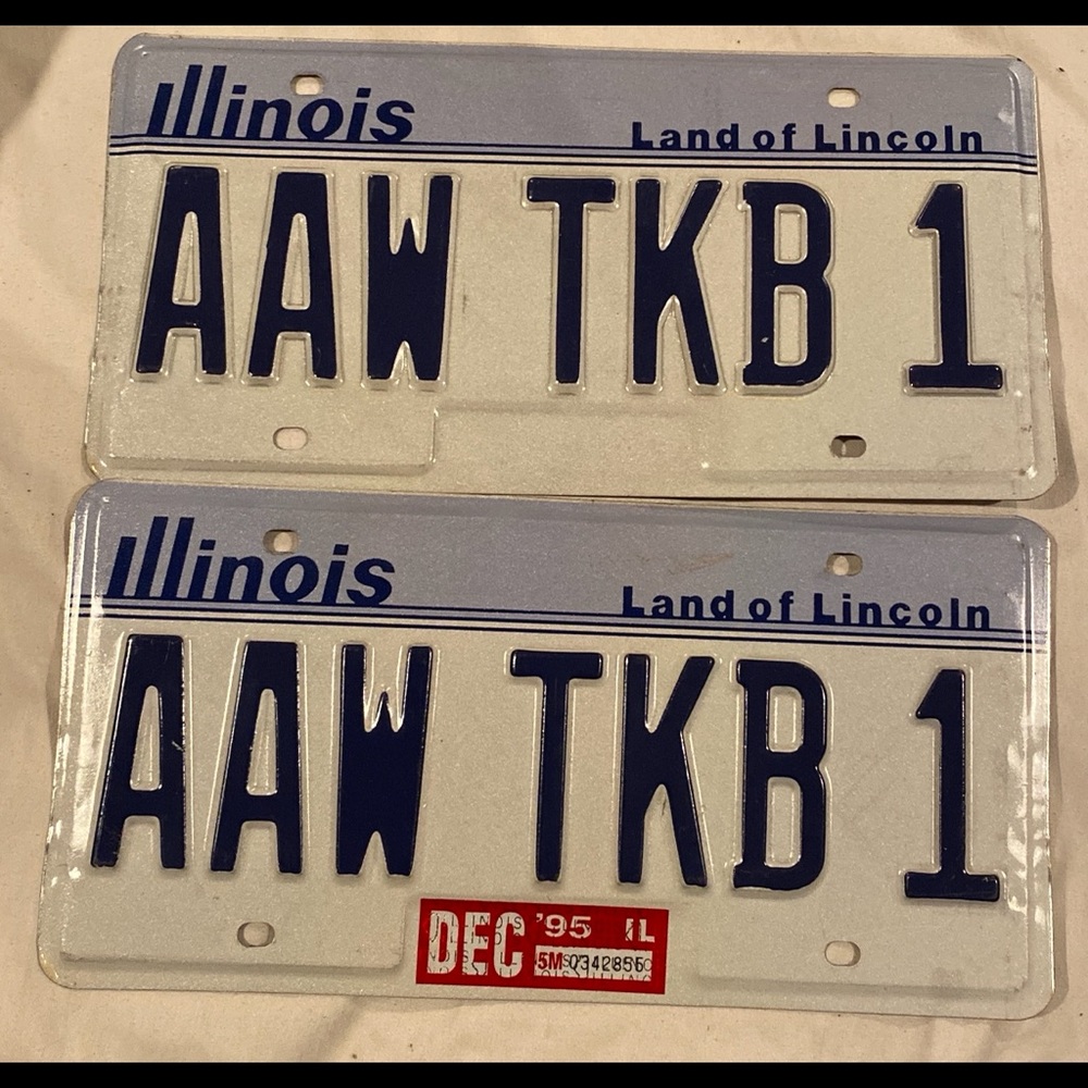 Vintage 1995 Illinois matching license plates